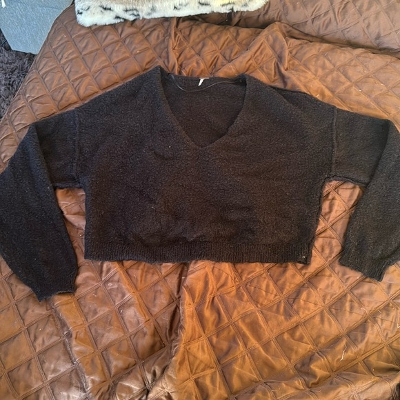 Free people black v neck crop sweater  oversized xs - Picture 3 of 11